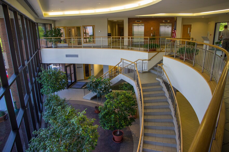 463 Mountain View Dr, Colchester, VT for sale - Lobby - Image 1 of 1