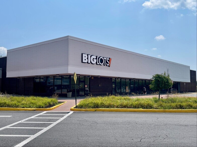 51 Burnett Blvd, Poughkeepsie, NY for lease - Building Photo - Image 3 of 18