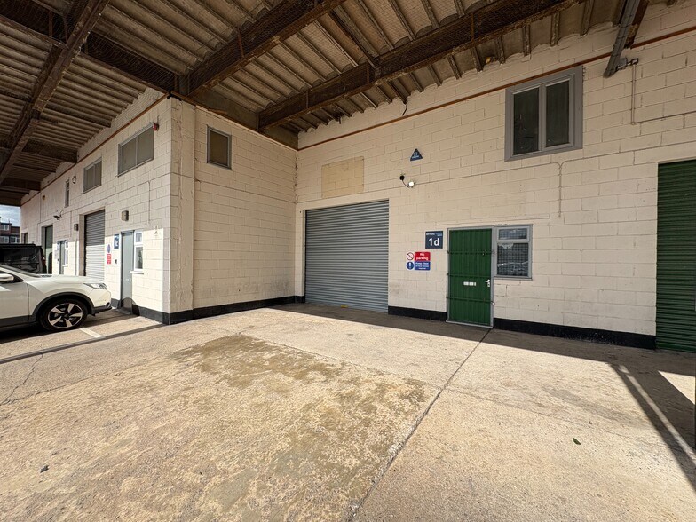 River Ln, Chester for lease - Primary Photo - Image 1 of 1