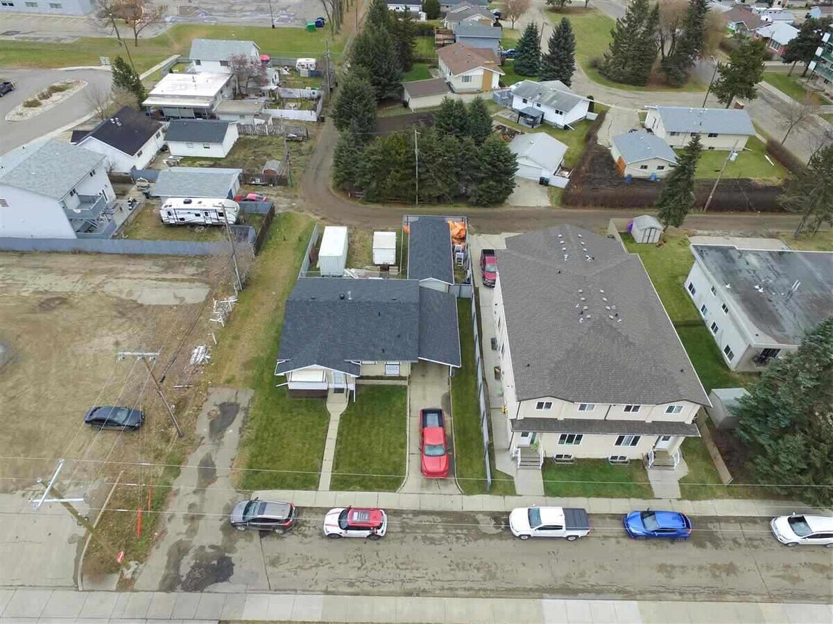 306 Calahoo Rd, Spruce Grove, AB T7X 2H6