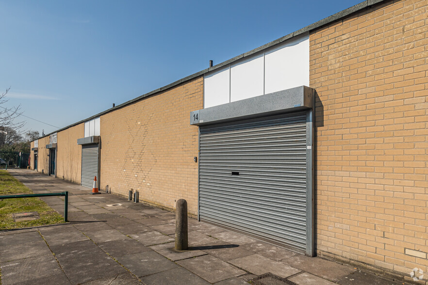 14-20 Boughton Rd, London for lease - Building Photo - Image 3 of 8