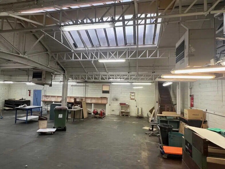 3/5 Avenue Du Fort, Montrouge for sale - Building Photo - Image 2 of 25