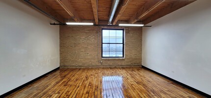 1100 W Cermak Rd, Chicago, IL for lease Interior Photo- Image 1 of 2