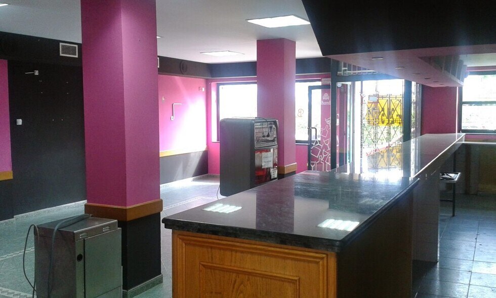 Retail in Cáceres for sale - Building Photo - Image 3 of 9