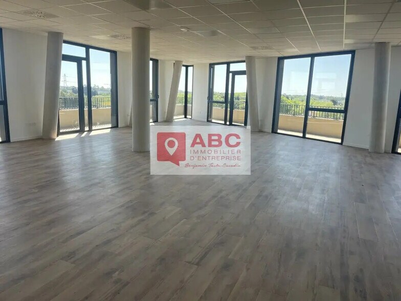 Office in Montpellier for lease - Interior Photo - Image 1 of 5