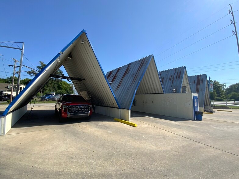 7822 Troost Ave, Kansas City, MO for sale - Building Photo - Image 2 of 22