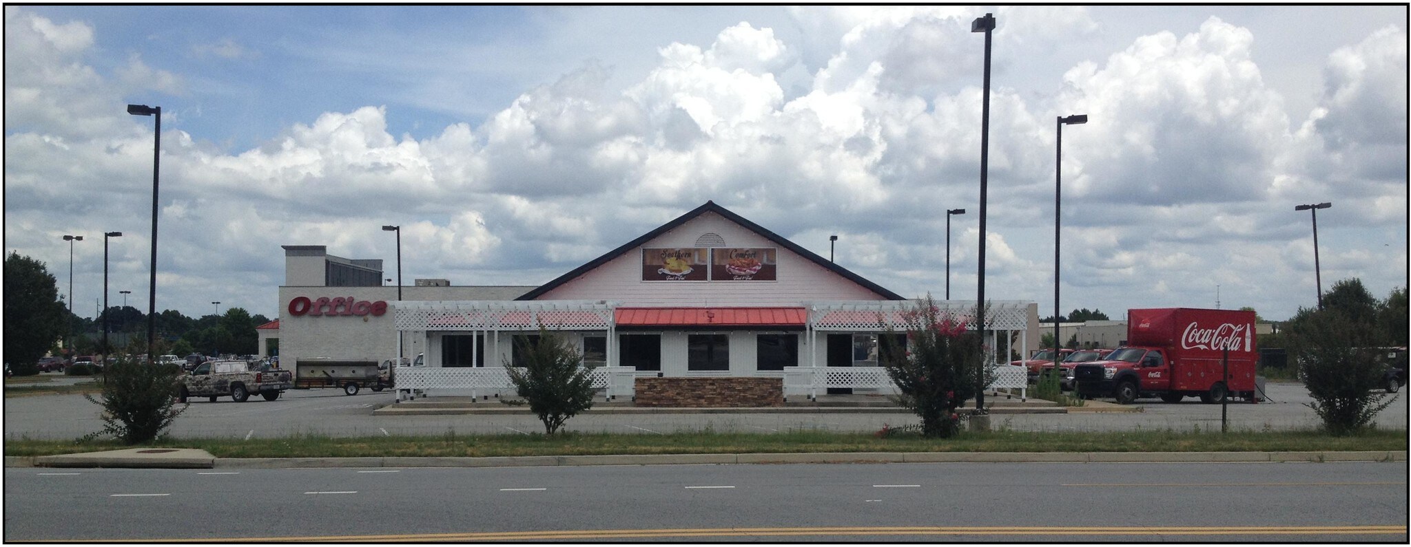 210 Margie Dr, Warner Robins, GA for sale Primary Photo- Image 1 of 1