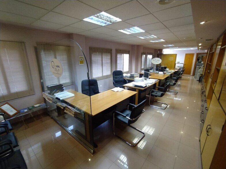 Office in Cáceres, Cáceres for sale - Building Photo - Image 3 of 11