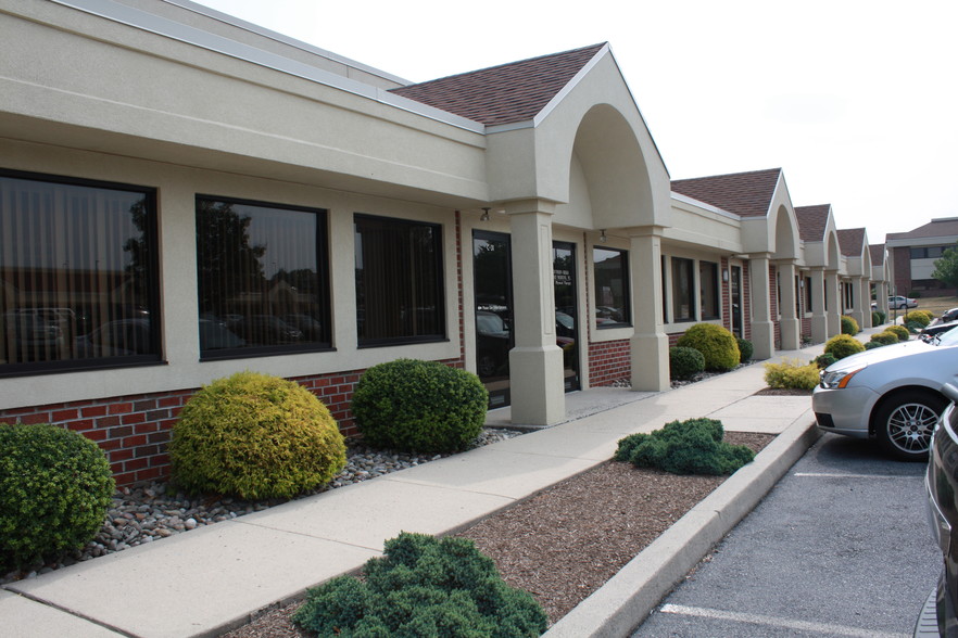 1001 James Dr, Leesport, PA for lease - Building Photo - Image 1 of 8