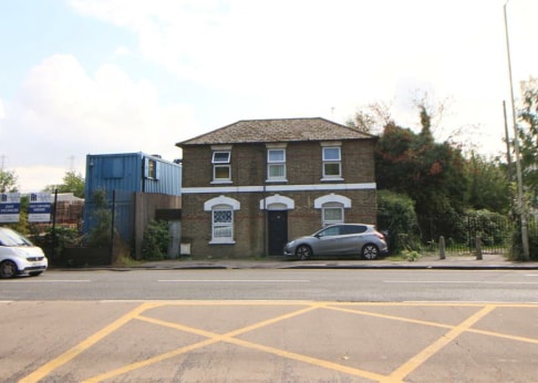 40 Station Rd, Waltham Abbey for sale Primary Photo- Image 1 of 1