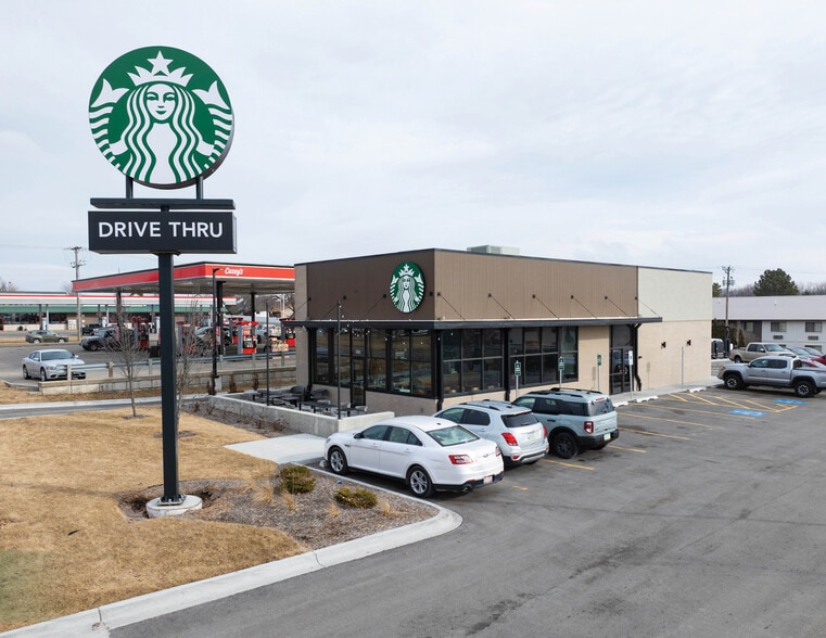 1220 W 18th St S, Newton, IA for sale - Building Photo - Image 1 of 7