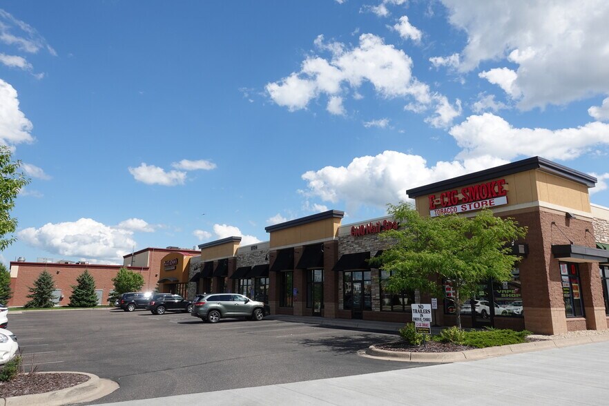 11724 Ulysses St NE, Blaine, MN 55434