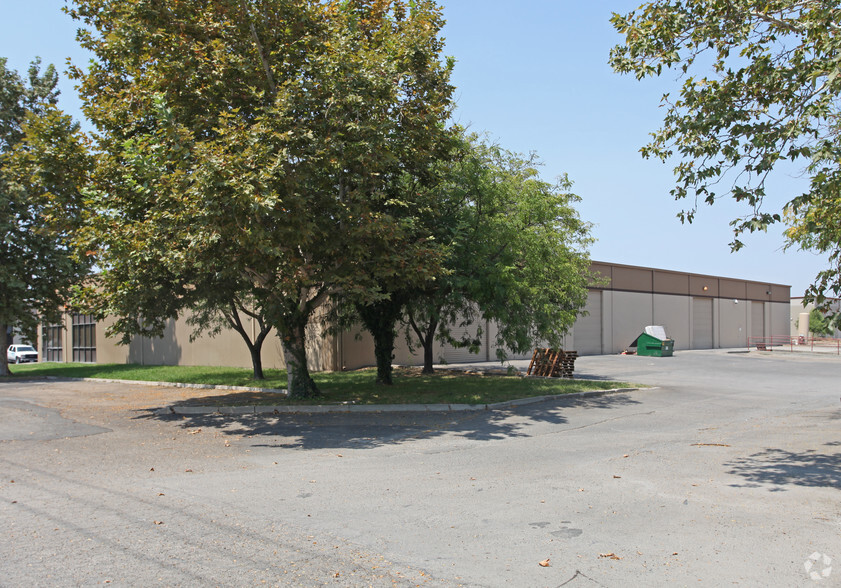 4025 E Arch Rd, Stockton, CA for lease - Building Photo - Image 2 of 6