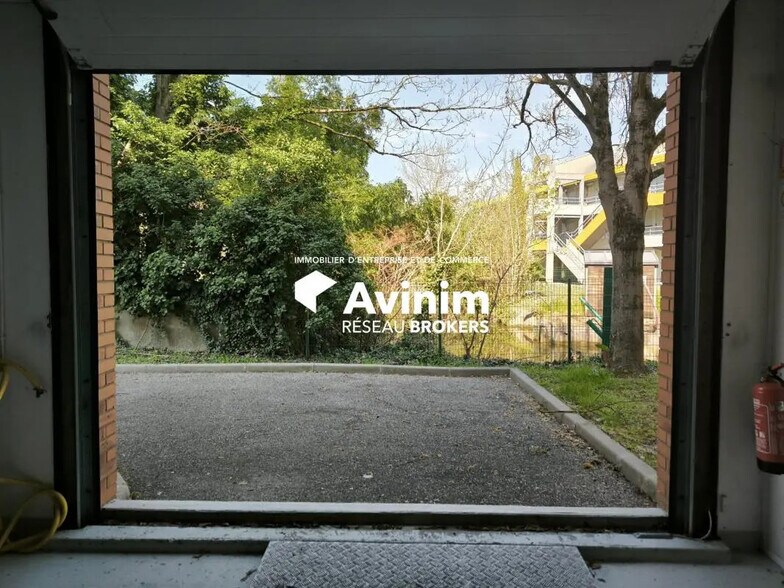 Flex in Épinay-sur-Orge for lease - Interior Photo - Image 2 of 11