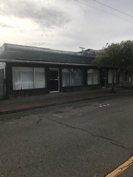 618 Spruce St, Myrtle Point, OR for sale - Primary Photo - Image 1 of 1