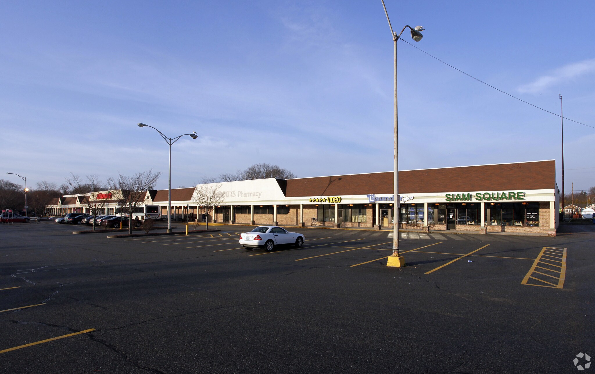 10501070 Willett Ave, East Providence, RI 02915 Riverside Plaza