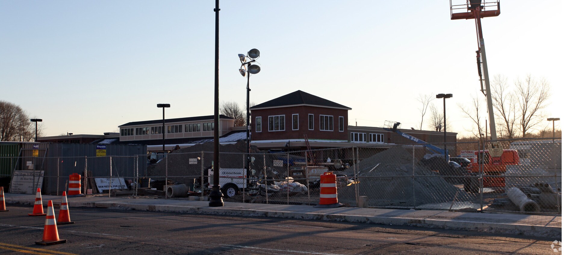 870 River St, Hyde Park, MA 02136