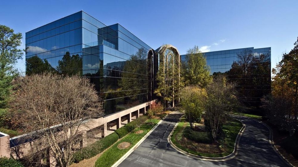 200 Ashford Ctr N, Atlanta, GA for lease - Building Photo - Image 3 of 25