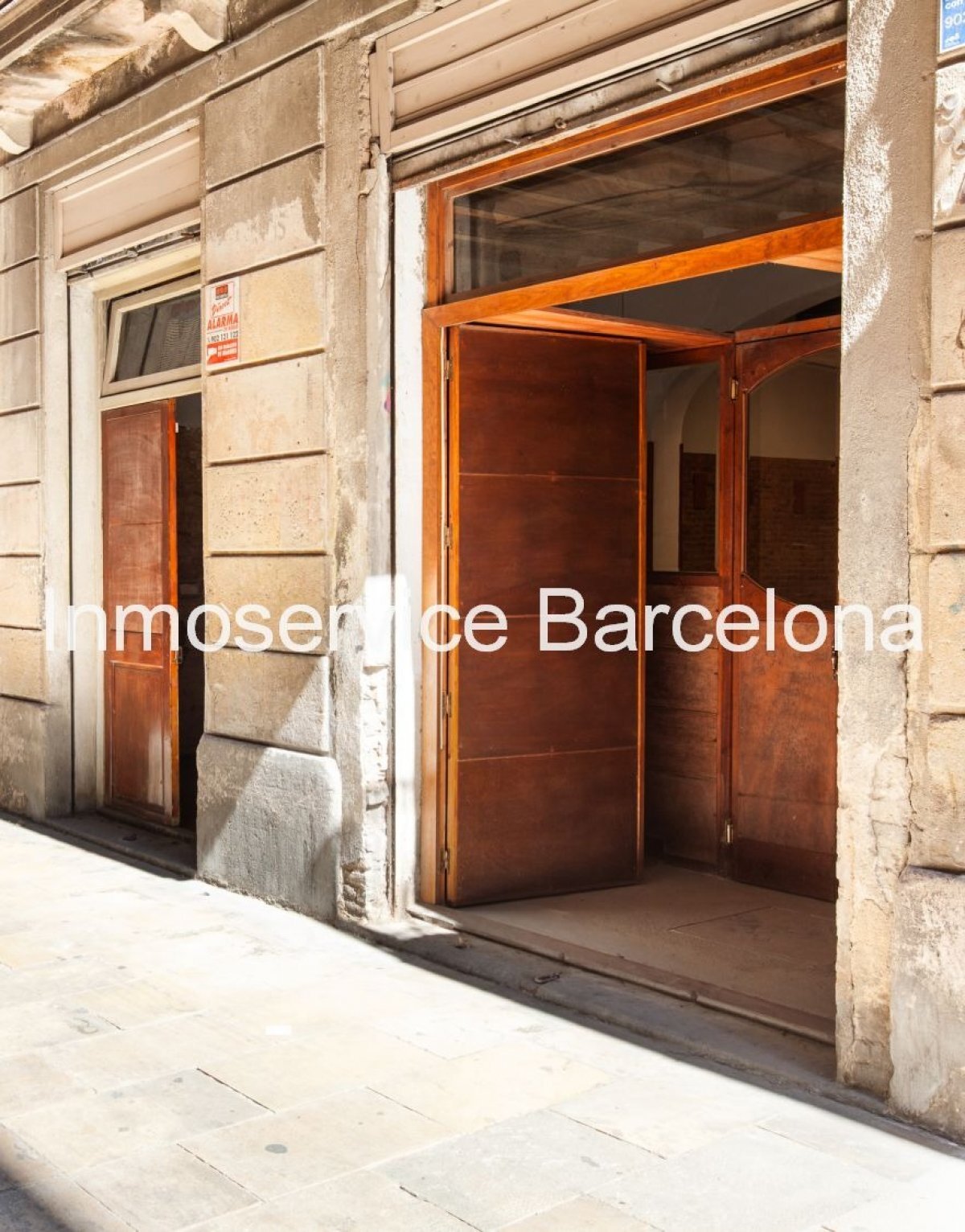 Retail in Barcelona, Barcelona for lease Interior Photo- Image 1 of 11