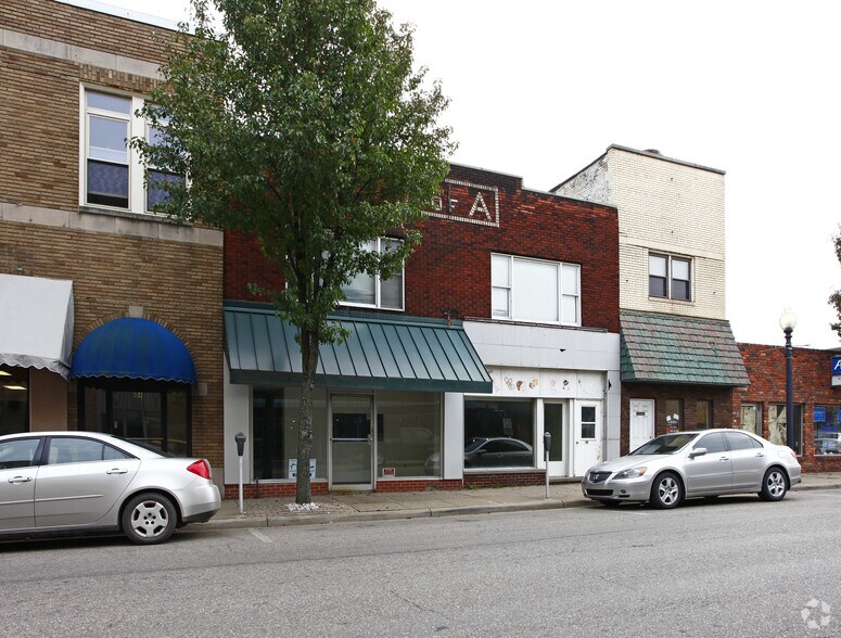 108 S 4th St, Martins Ferry, OH 43935