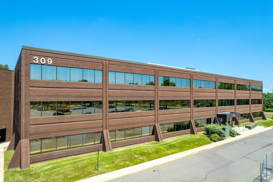 309 Fellowship Rd, Mount Laurel, NJ for lease - Building Photo - Image 2 of 8