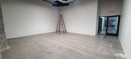 285 Liberty St, Salem, OR for lease Interior Photo- Image 2 of 5