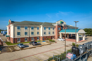 Holiday Inn Express & Suites Waller - Motel