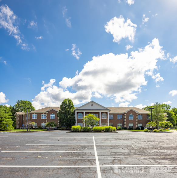 387 Golfview Ln, Highland Heights, OH for sale - Building Photo - Image 2 of 15