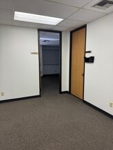 6720 Sands Point Dr, Houston, TX for lease Interior Photo- Image 2 of 6