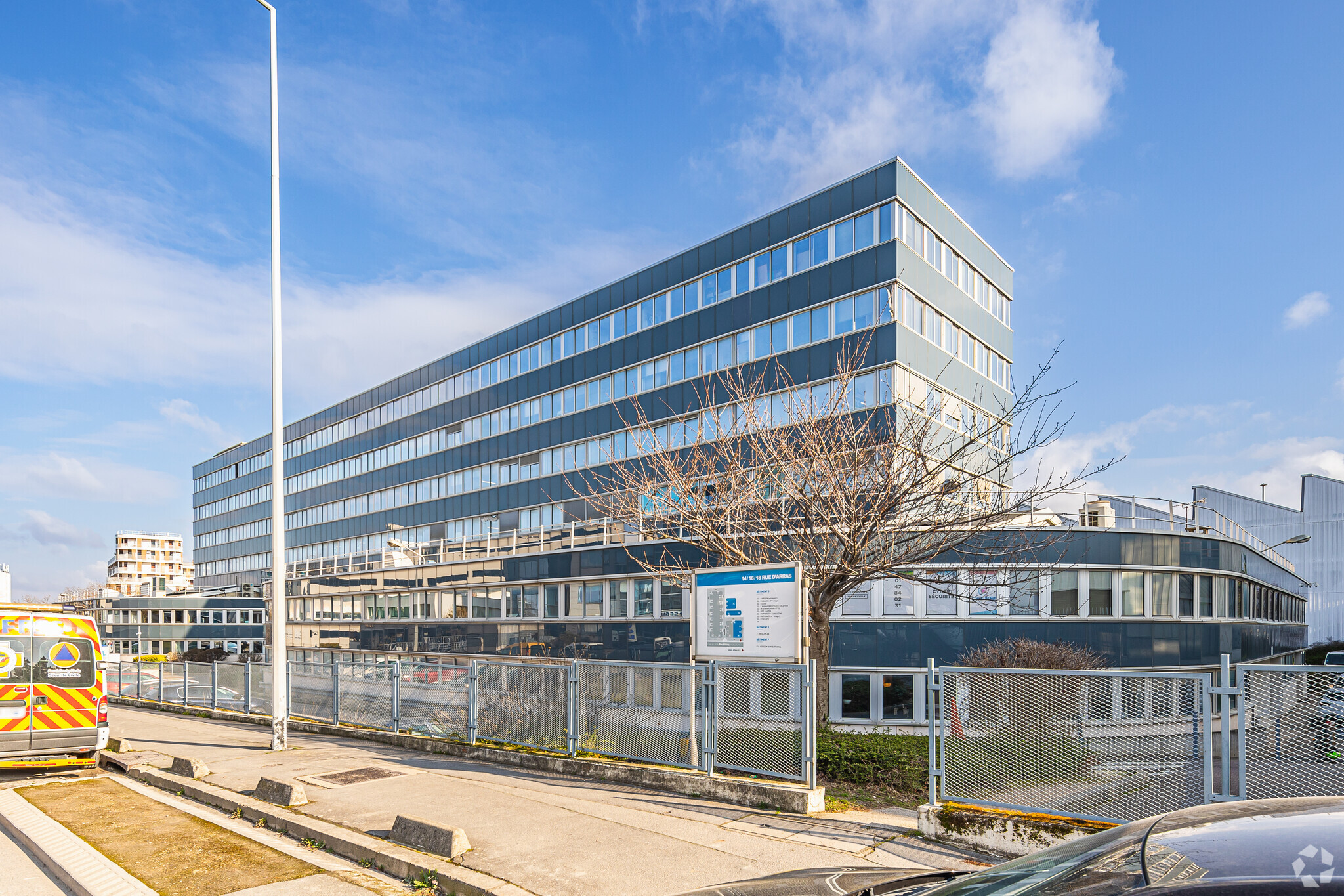 Office in Nanterre for lease Primary Photo- Image 1 of 8