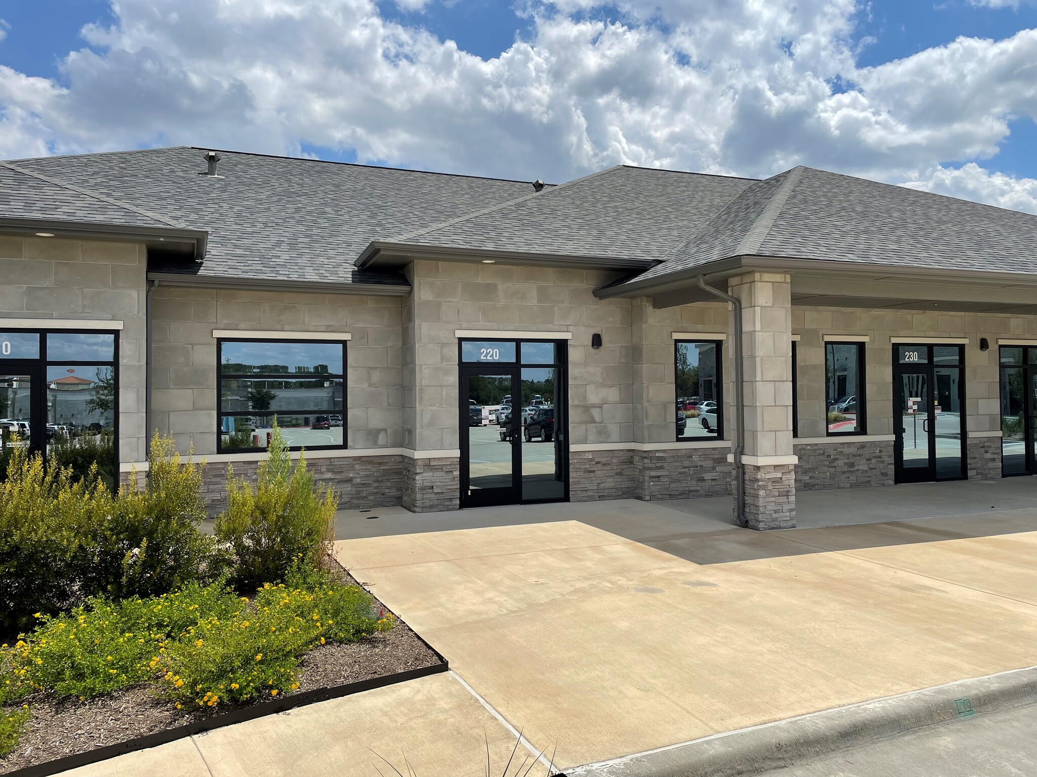 1890 N Stonebridge Dr, McKinney, TX for lease Building Photo- Image 1 of 8