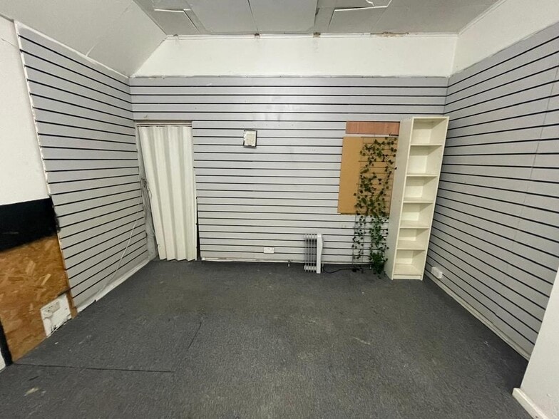 444 Thornton Rd, Bradford for lease - Building Photo - Image 2 of 11