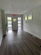 819 Carn St, Walterboro, SC for lease - Interior Photo - Image 2 of 8