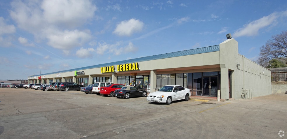 8440-8474 Camp Bowie West Blvd, Fort Worth, TX for lease - Primary Photo - Image 3 of 4