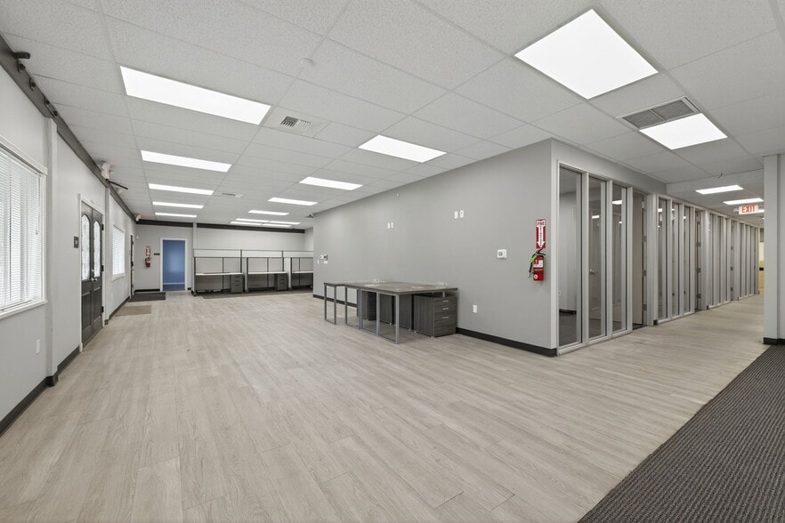 1113 Castro Way, Sacramento, CA for sale - Building Photo - Image 3 of 33