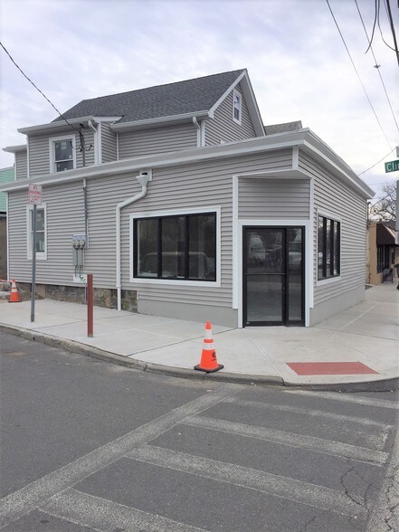 195 Regent St, Port Chester, NY for sale - Building Photo - Image 1 of 1