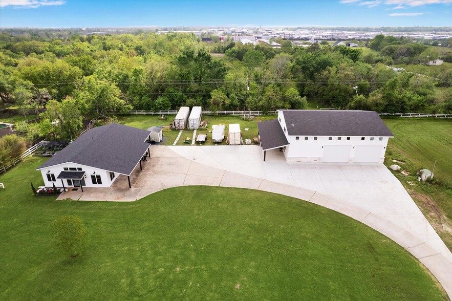 17810 County Road 125, Pearland, TX for sale - Building Photo - Image 1 of 34