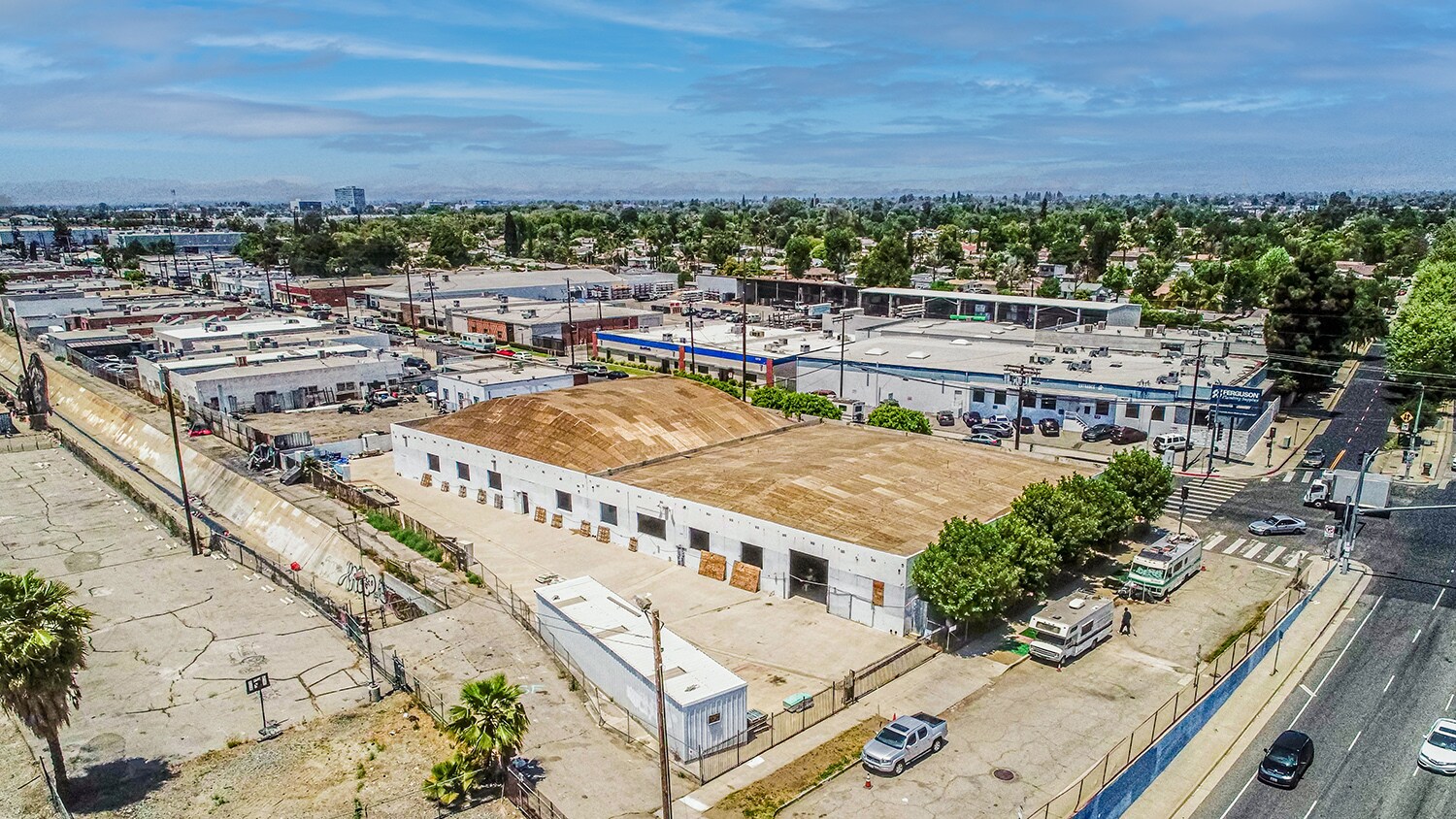 1370013704 Saticoy St, Van Nuys, CA 91402