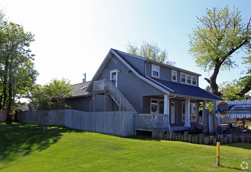 513 Pine Lake Ave, Laporte, IN for sale - Primary Photo - Image 1 of 1