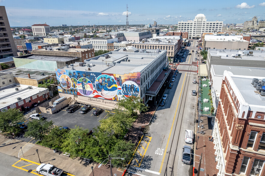 2215 Strand St, Galveston, TX for sale - Aerial - Image 2 of 16