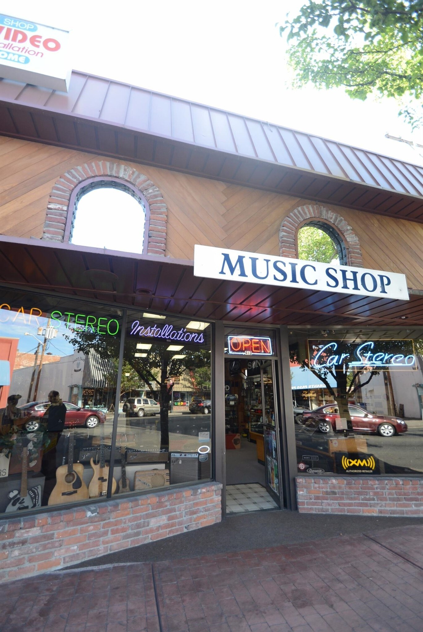 409 SE 6th St, Grants Pass, OR for sale Primary Photo- Image 1 of 1