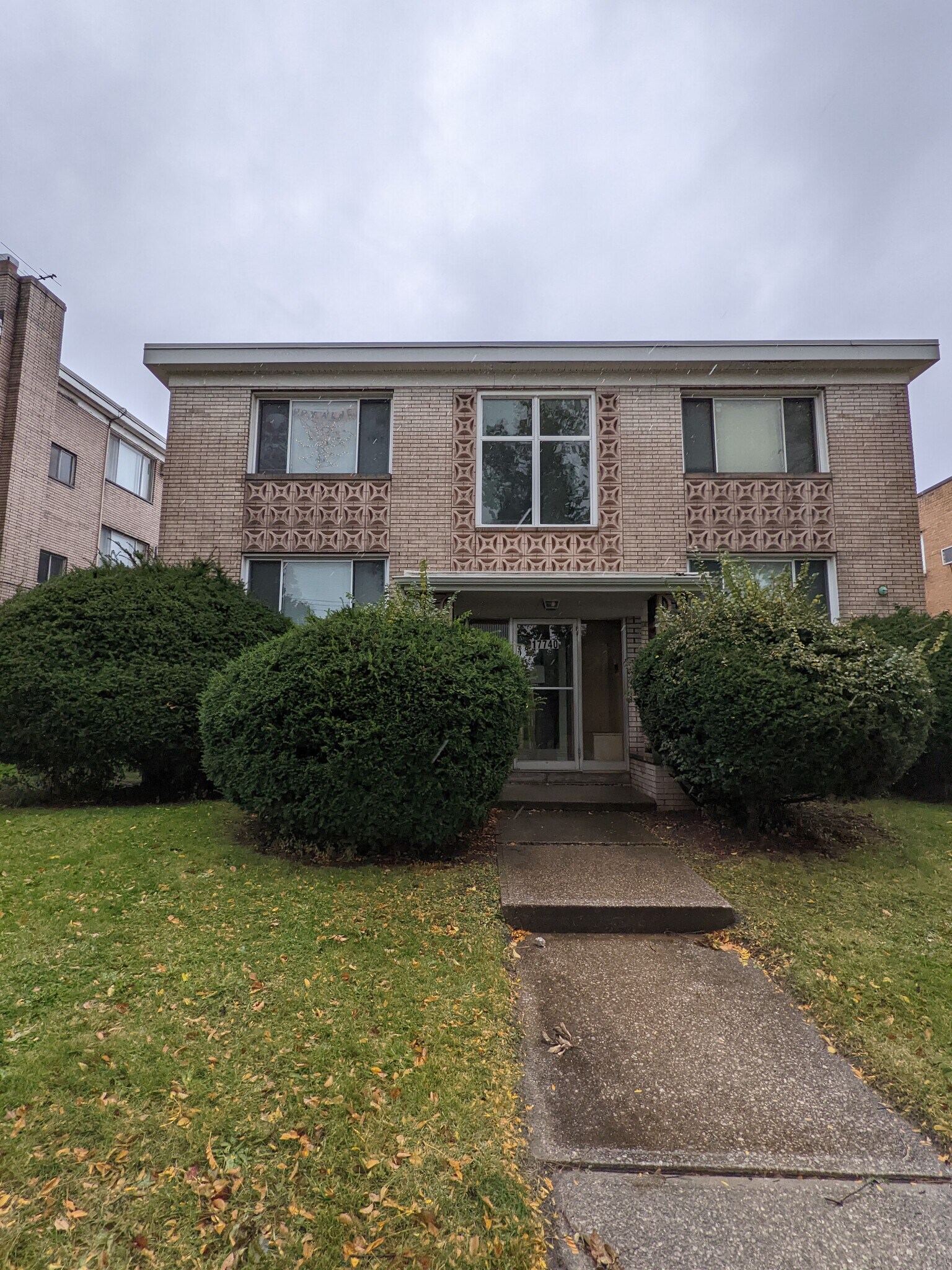 17740 Lakeshore Blvd, Cleveland, OH for sale Building Photo- Image 1 of 13