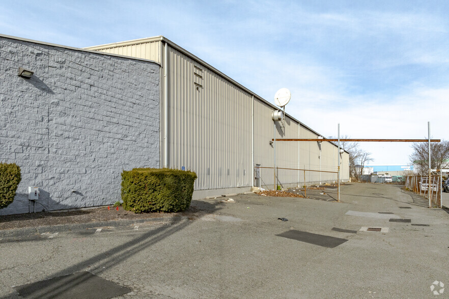 500 Lordship Blvd, Stratford, CT for lease - Building Photo - Image 3 of 4