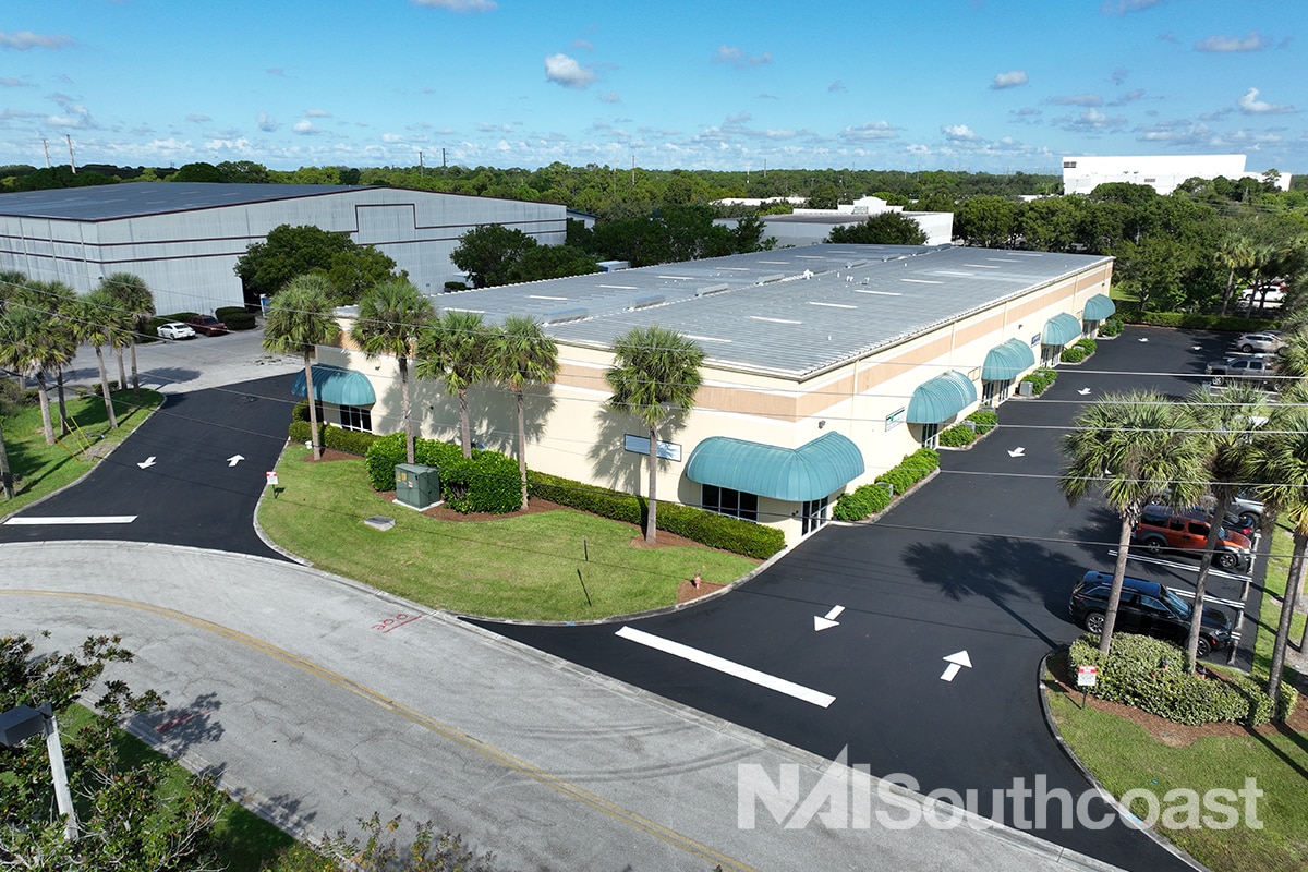 603-619 NW Mercantile Pl, Port Saint Lucie, FL for lease Building Photo- Image 1 of 11