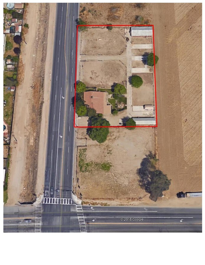 958 S Mooney Blvd, Tulare, CA 93274