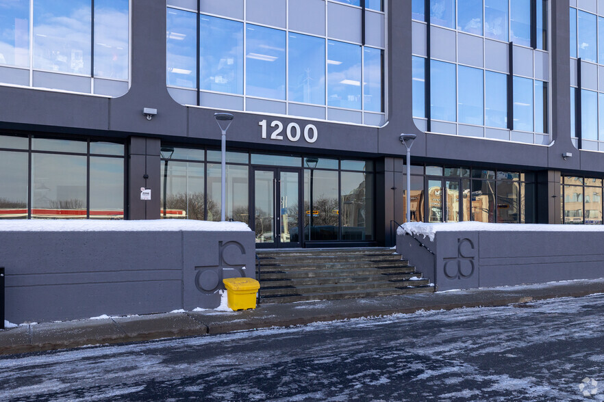 1200 Boul Saint-Martin O, Laval, QC for lease - Building Photo - Image 2 of 8