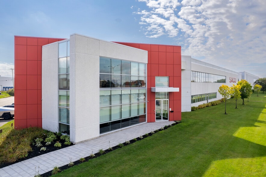 235 Rue Isabey, Montréal QC - Warehouse