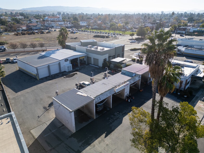 2653 Old 1st St, Livermore, CA for sale - Primary Photo - Image 1 of 37