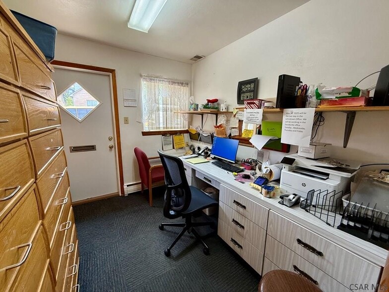 571 Cypress Ave, Johnstown, PA for sale - Interior Photo - Image 3 of 11