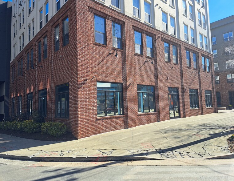 2521 Piedmont Rd NE, Atlanta, GA for lease - Building Photo - Image 1 of 4